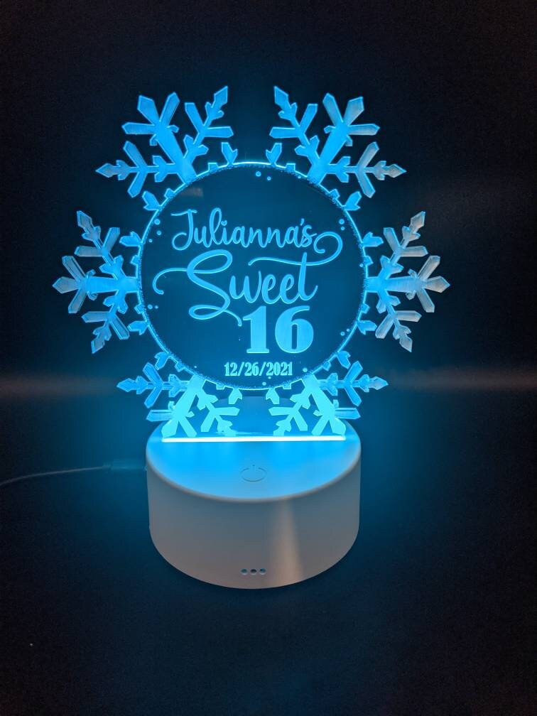 Personalized Snowflake LED Cake Topper: Engraved Acrylic Winter Wedding Decor