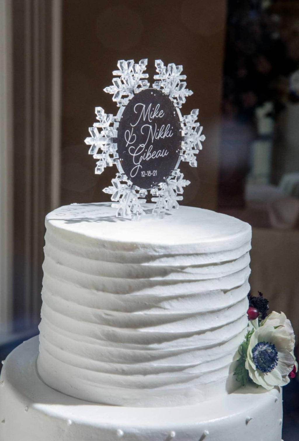 Engraved Acrylic Snowflake Cake Topper: Frosted Winter Wedding Decor, Frozen Cupcake Toppers, Winter Wedding, Elegant Birthday, quinceañera