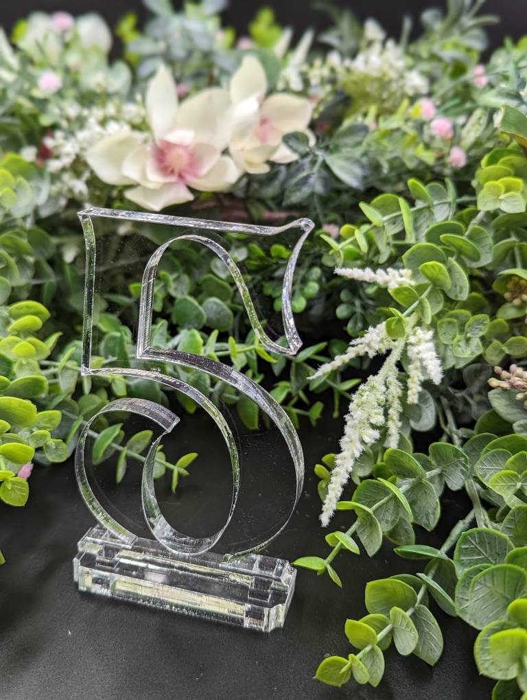 Clear Acrylic Table Numbers: Elegant Wedding Centerpiece Decor