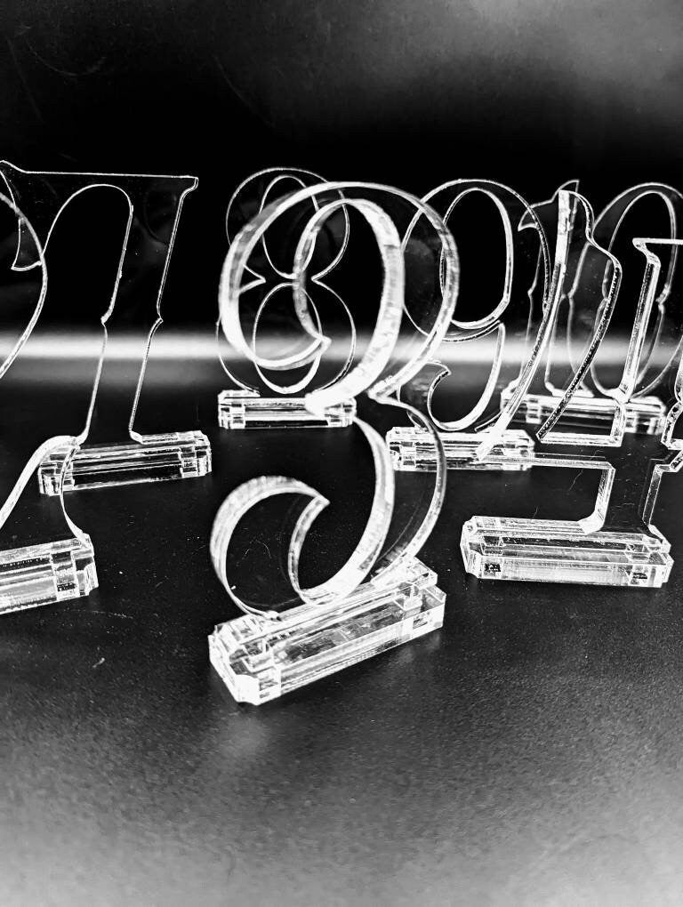 Clear Acrylic Table Numbers: Elegant Wedding Centerpiece Decor