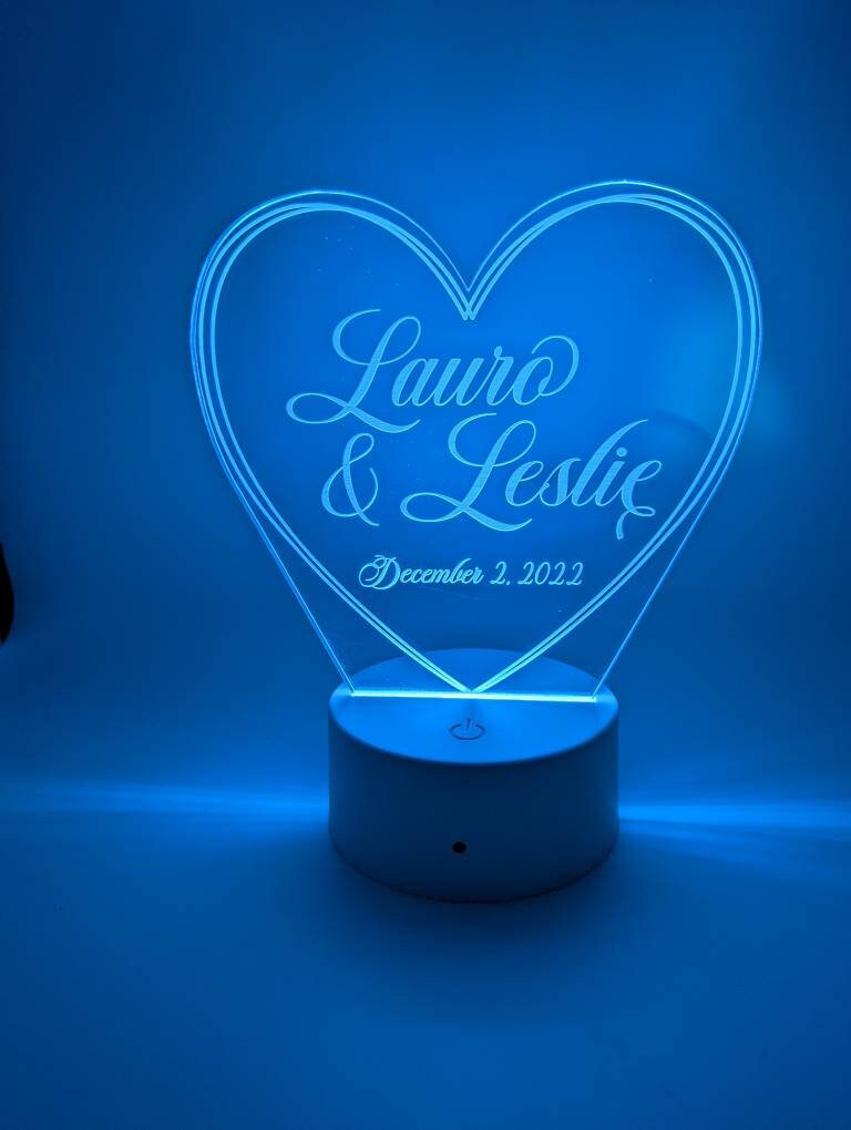 Engraved LED Heart Cake Topper: Personalized Acrylic Wedding Decor